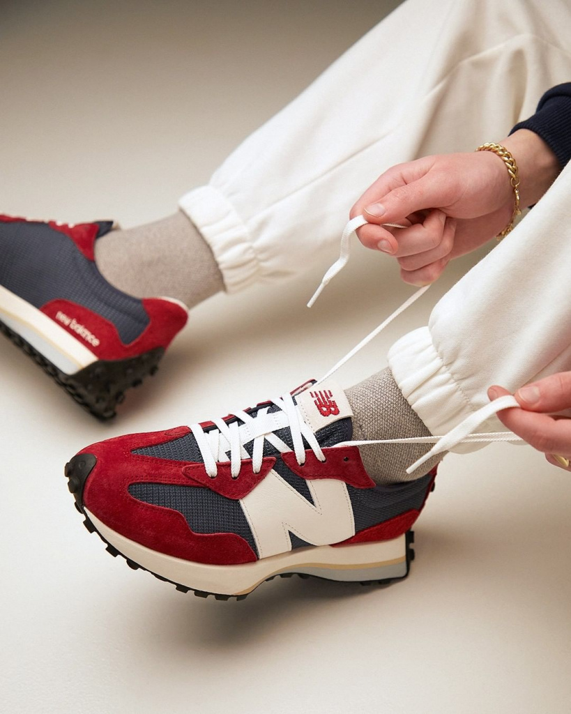 New Balance 327.jpg