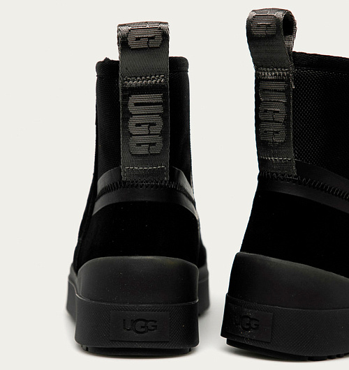 UGG